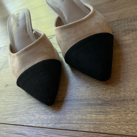 women’s pointed toe mule - Picture 2 of 3
